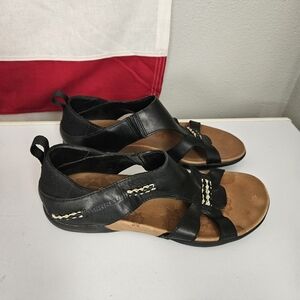 Merrell women’s Flaxen black leather sandals size 7